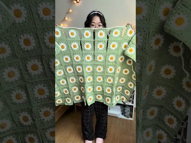 Daisy granny square blanket