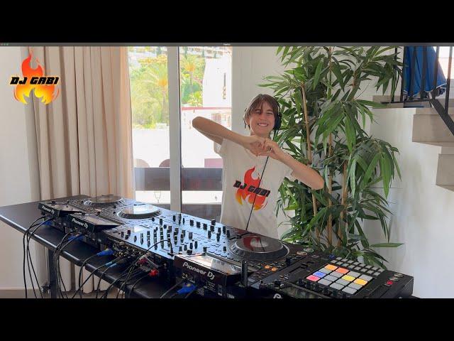 DJ GABI  TECH HOUSE MIX - VAMOS A LA PLAYA x HIT THE DANCEFLOOR