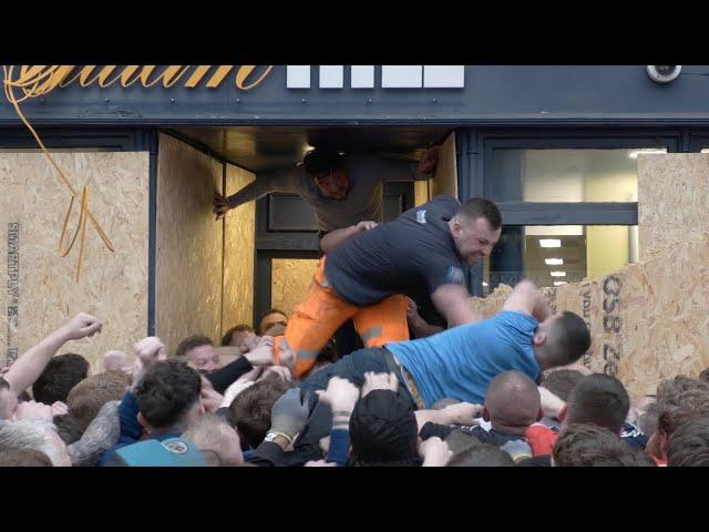 Atherstone Ball Game 2023 takes place in the UK: Extended footage