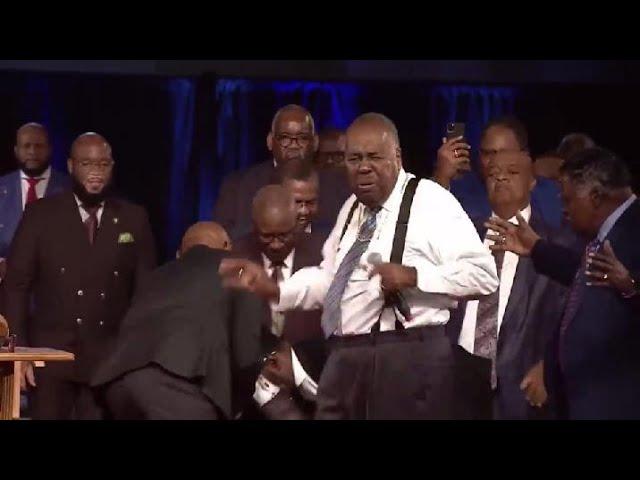 5 Hours of Powerful Dancing Praise Breaks at the COGIC Holy Convocation!!!!