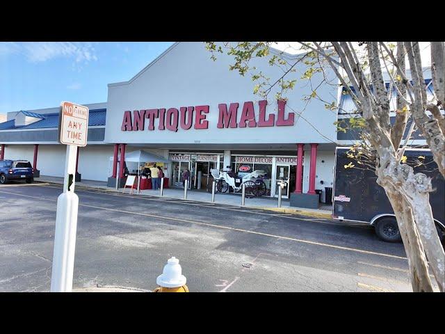 The Lakeland Antique Mall Is MOVING- Retro Disney Treasures & Holiday Shopping / Edward Scissorhands