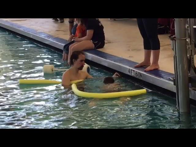 Springfield Elementary students took a dip in the @GCSC1957 pool.