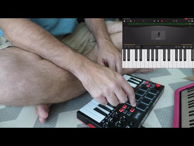 First UX of Akai MPK Mini Play with IOS Garageband