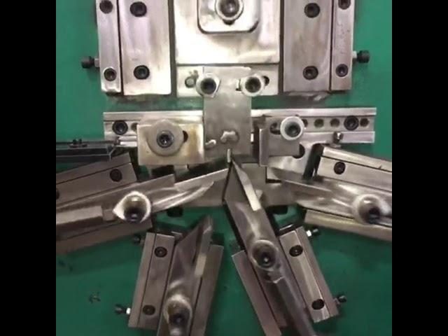 Automatic machine for making PP plastic strapping clips （strap-seal-machine.com） (WA:+8618621323471)