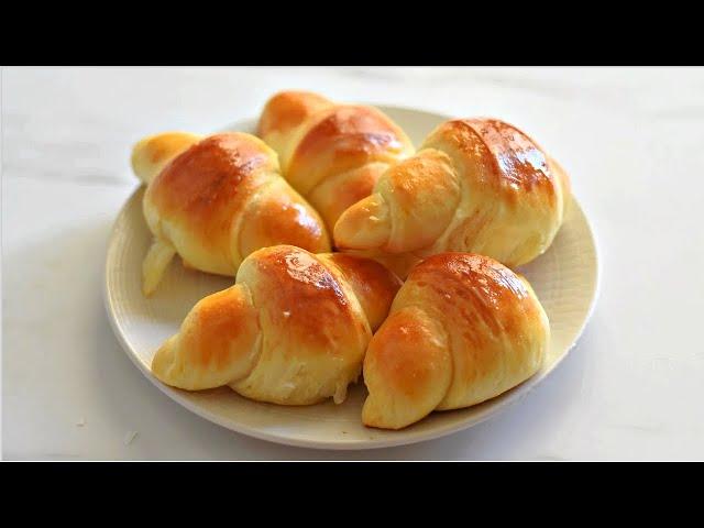 Soft and Fluffy Crescent Rolls Recipe | Crescent Dinner Rolls Recipe |Easy Crescent Rolls in 4 Steps