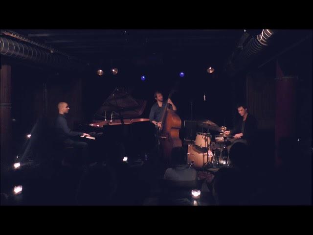 Florian Favre trio - Excerpt of Frunky live @ Ferme-Asile