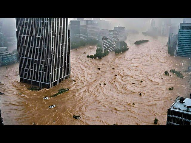 Sirens blaring across the city! Over 150,000 victims begging to be evacuated! Flooding in China
