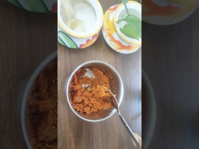 Red chutney making for vada pav stuffing | bondhi karam | Indian street style #vadapav #bondhikaram