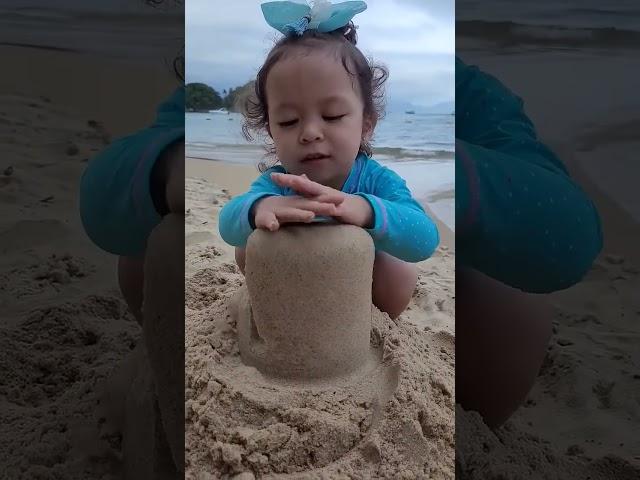 Main cetak pasir jadi rumah #shortvideo #memengeselintapibikintawa