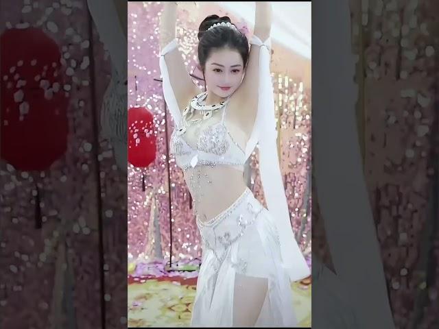 China Evergrande Song and Dance Troupe。 中国恒大歌舞团