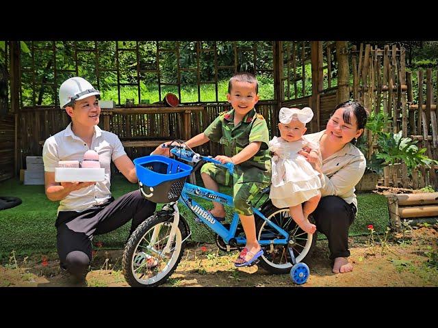 The Cu Bon family happily reunited when father returned after a long time away
