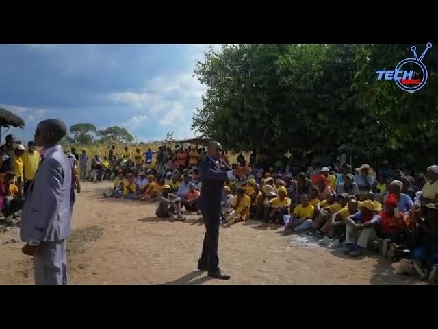 Chamisa addresses villagers during Mboneni Ncube's burial