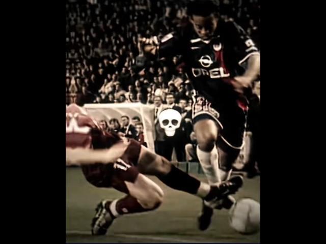 Young Ronaldinho Magical Show Skills 