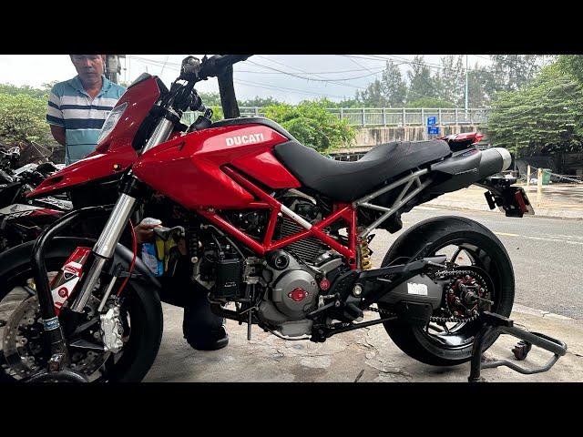 Ducati Hypermotard 796 , Honda CBR1000RR & R1 những công đoạn cuối trước khi giao xe