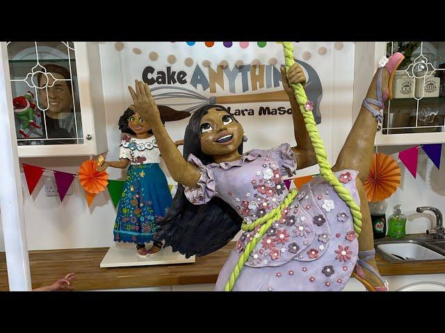 Swinging Isabela Encanto cake!