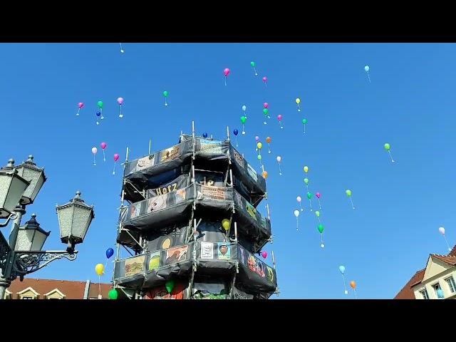 Luftballons steigen in Löbauer Himmel