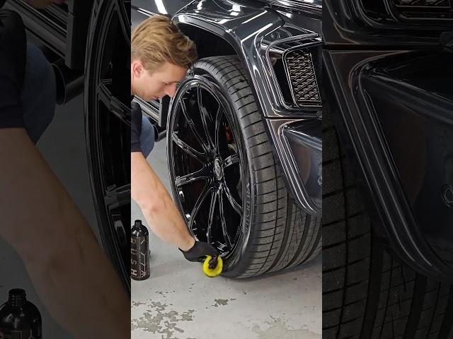 Je AUTO BANDEN verzorgen en voeden met RUBBER CARE!