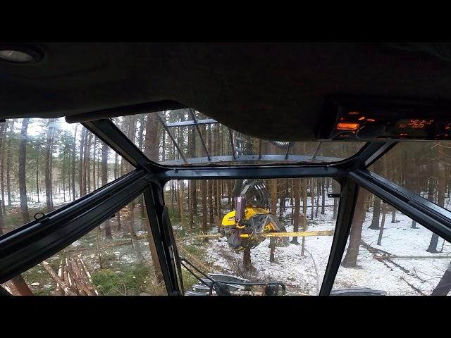 ASMR metsäkoneen kopin sisältä / Inside the cabin of a forestry machine. Ponsse Scorpion King H7.