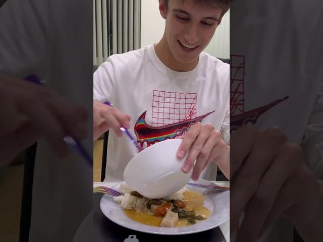 My Brazilian boyfriend tried Pork Sinigang for the first time/ Watch his cute reaction at the end