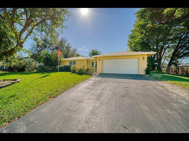 8600 SW 179th St, Palmetto Bay, FL 33157