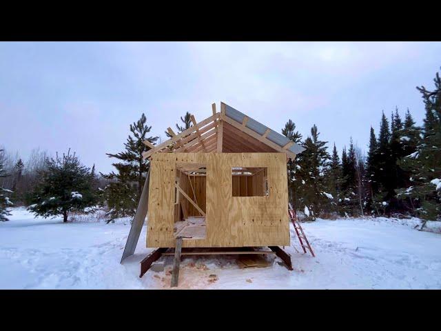 Building A VERY SIMPLE Off Grid Cabin: Roof Framing And Metal