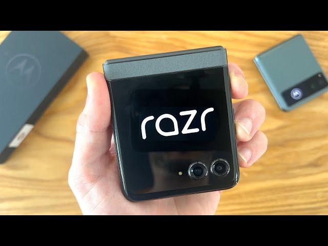 MOTOROLA RAZR 2024 Unboxing & First Impressions!