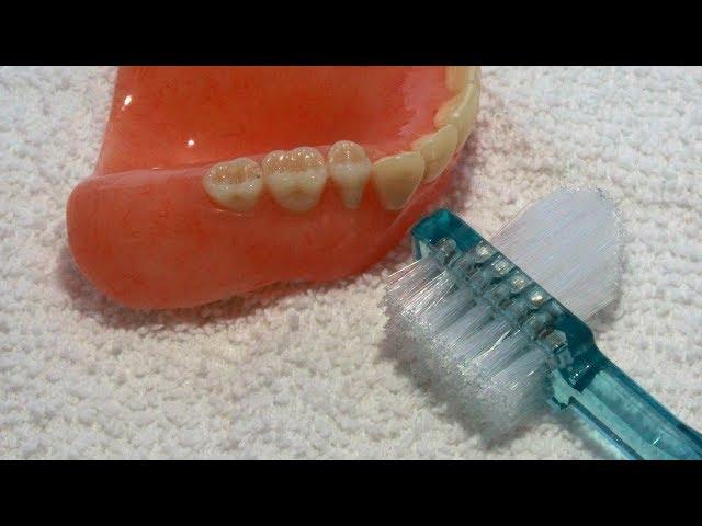 Cleaning Dentures