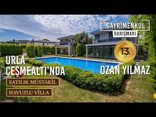 İzmir Urla Çeşmealtında Site İçerisinde Satılık Havuzlu Villa