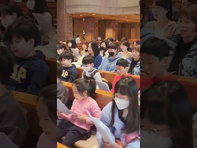 첫영성체 성탄전야제곡 연습 들어갑니다~~조금 쑥스럽지만  함께하니 힘이 나요아기 예수님 맞이 기쁘게  하고 있을께요#첫영성체#산본성당#성탄전야제#아기예수님#활성화#특송