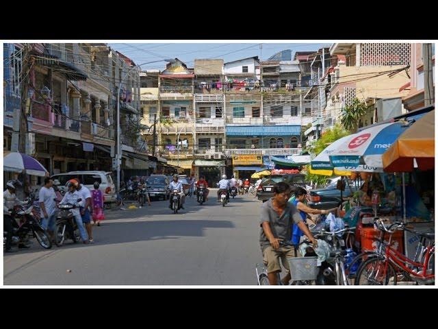 Walking in Phnom Penh ( Cambodia )