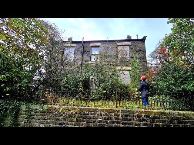 Exploring An ABANDONED Victorian House Filled With Antiques & EVERYTHING LEFT BEHIND