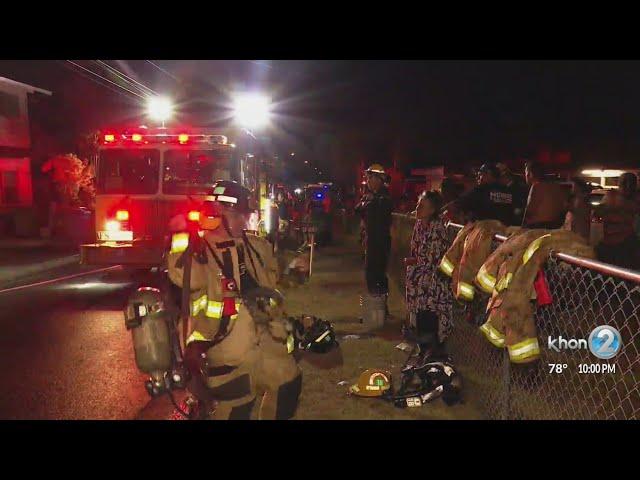 Honolulu EMS evaluates 2 after Waimanalo house fire