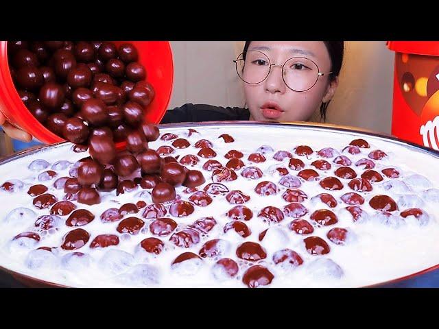 SUB) Warm whipped cream with Maltesers chocolate balls  Eating Show. Dessert Mukbang