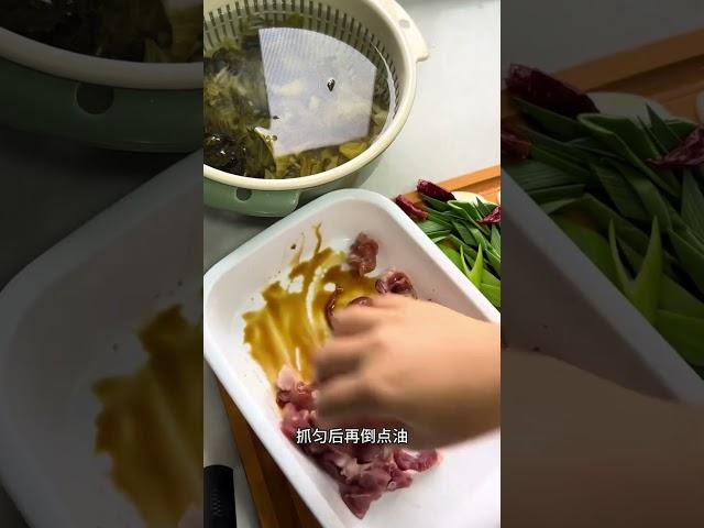 [太阳]温州咸菜炒肉是特色美食[色][色]营养丰富，好吃又美味，家乡的味道，故乡的美食，[愉快]美味可口，下饭超赞！[色][色]如果您喜欢我的分享温州地道美食Local cuisine#温州美食