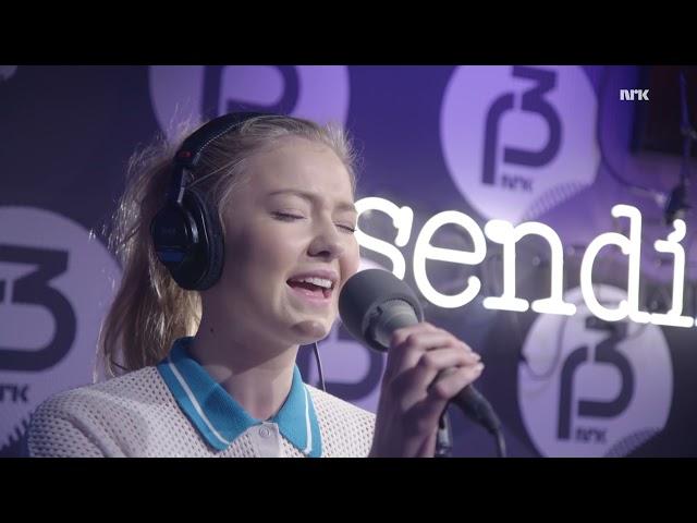 Astrid S - Paper Thin (live)