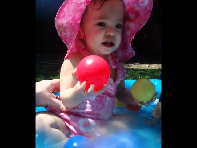 Ava & Austen - Surfs Up!