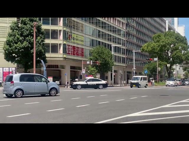 愛知県警察　パトカー　緊急走行