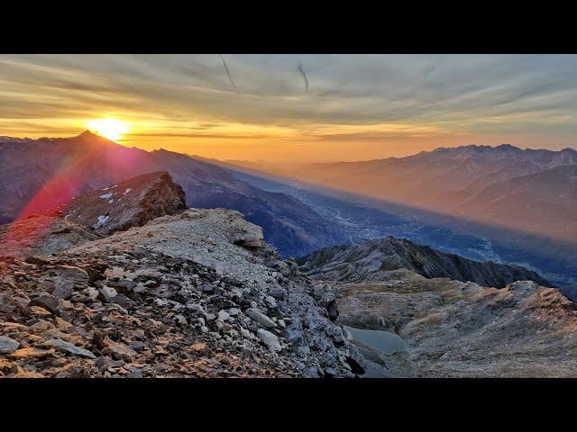 Notte al Bivacco Clapier con alba dal Giusalet