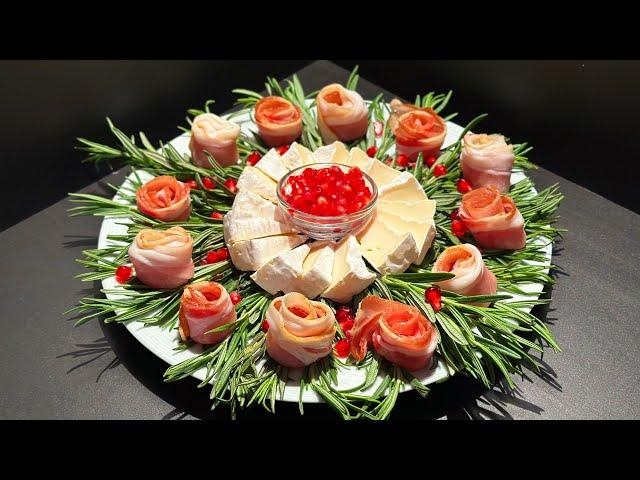 Christmas APPETIZER PLATE for your guests! A beautiful way to serve appetizers for the holiday!