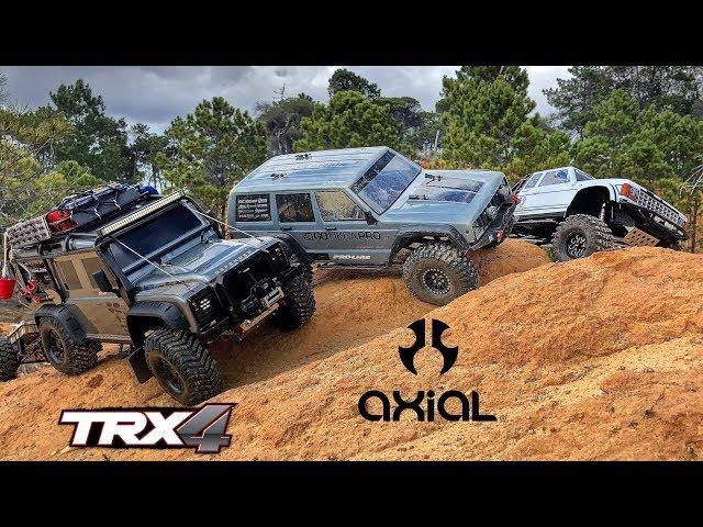 Trx4 VS Axial Scx10II a trail with friends....