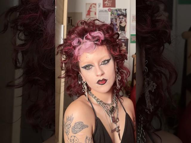 weird girl autumn