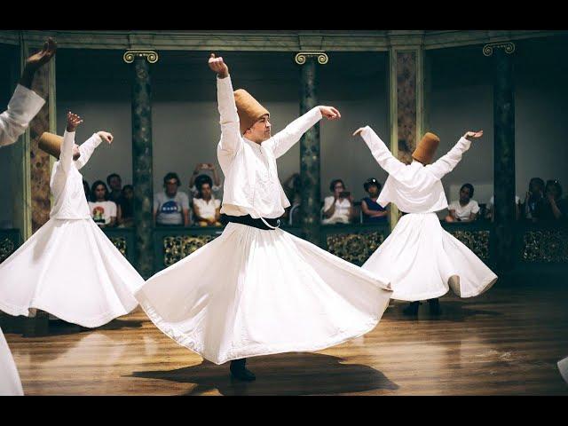 The whirling dervish ceremony (Cappadocia)- Les derviches tourneurs | Top 10 things to do in Turkey