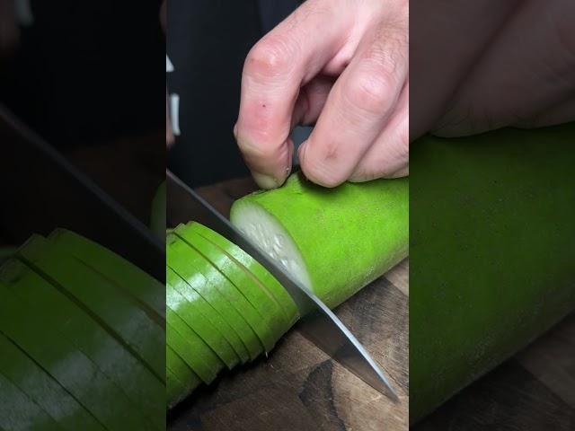 Cutting a long gourd with the Rui “ZEN” #fyp #knife #knifesharpening #ray #knifesharpener #rui