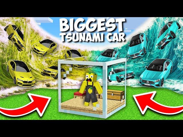 How to ESCAPE FROM A BIG TSUNAMI ? BMW M vs Mercedes-Benz AMG in Minecraft ! TSUNAMI BATTLE !