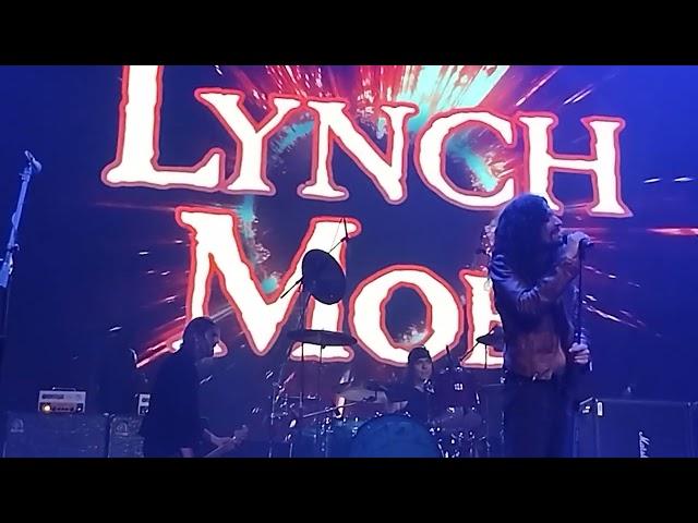 Lynch Mob - Rain  A cool story from Jimmy and George in the beginning