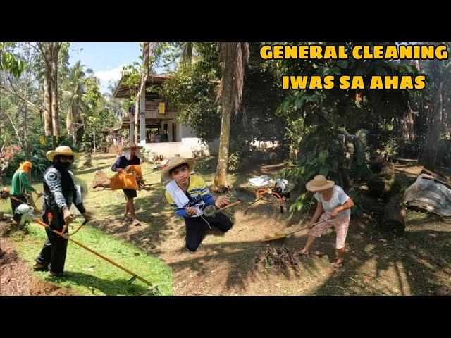 Tulong tulong sa paglilinis sa tabing bahay sa bukid