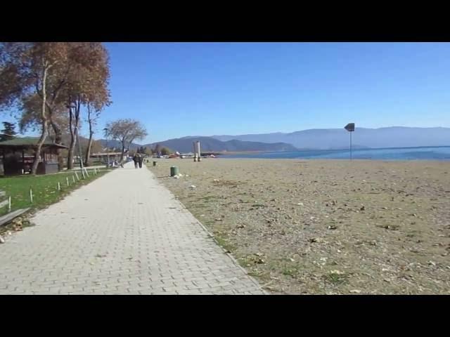 Gunesli Bir Gunde Struga Sahili'nde Gezinti