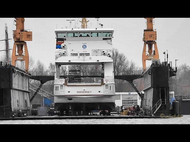 Norderney Inselfähre FRISIA III DMZJ IMO 9732450 Schwimmdock Emder Werft Emden floating dock ferry