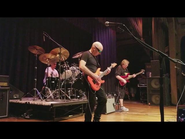 Private Concert - G4 2017 Joe Satriani, Stu Hamm, Jonathan Mover play "Circles"