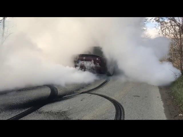 E30 325i Extreme Burnout (2018)